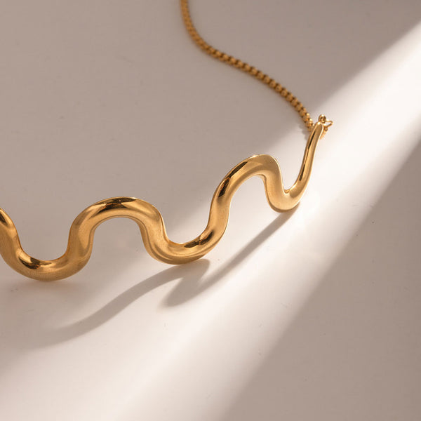 Easy To Wear Unique 18K Gold Plated Wavy Wire Slider Collar Necklace