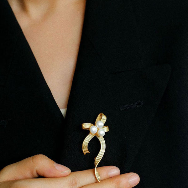 Luxury 18K Gold Plated Freshwater Pearl Embellished Ribbon Bow Brooch