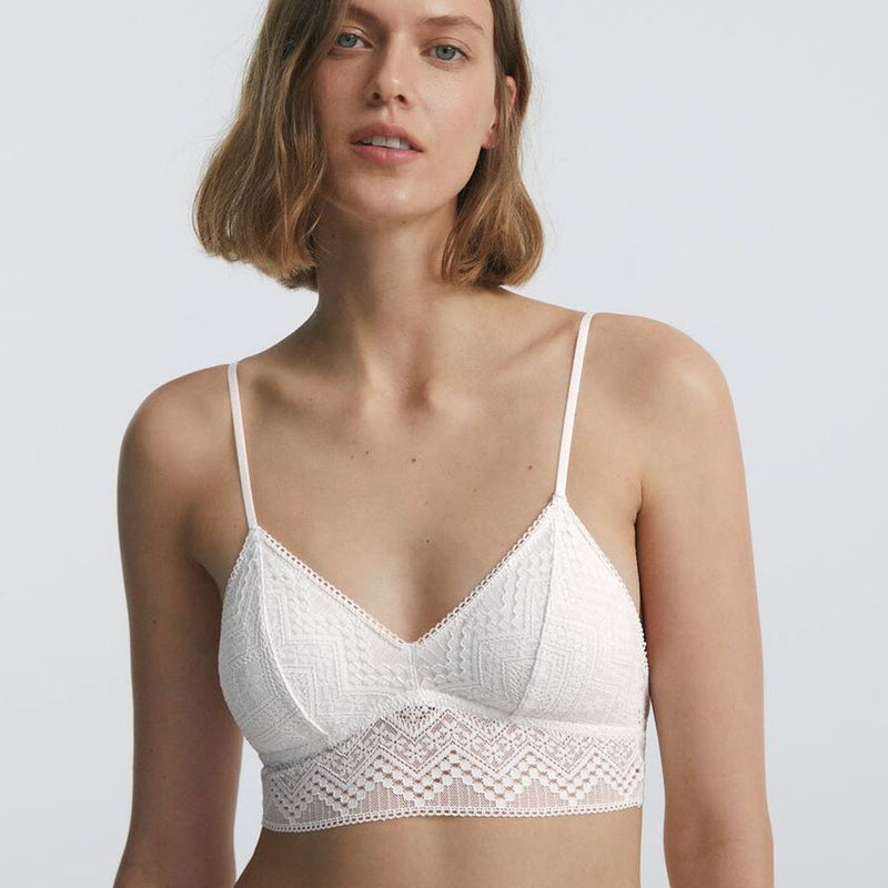 Glamorous Scalloped Lace Wire Free Triangle Lingerie Bralette - White