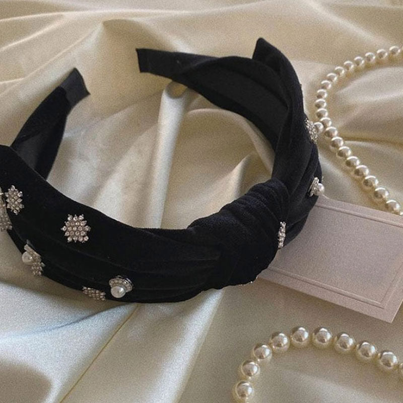 Pearlized Crystal Embellished Velvet Bowknot Headband - Black