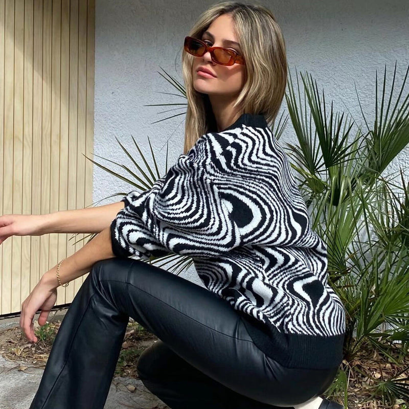 Vintage Zebra Pattern Bishop Sleeve Round Neck Pullover Sweater - Black