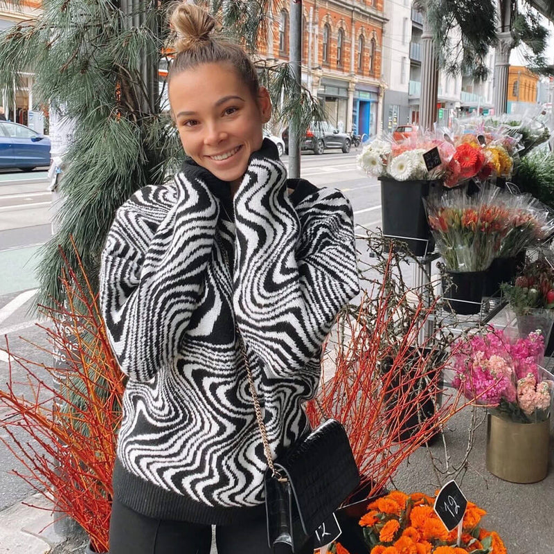 Vintage Zebra Pattern Bishop Sleeve Round Neck Pullover Sweater - Black